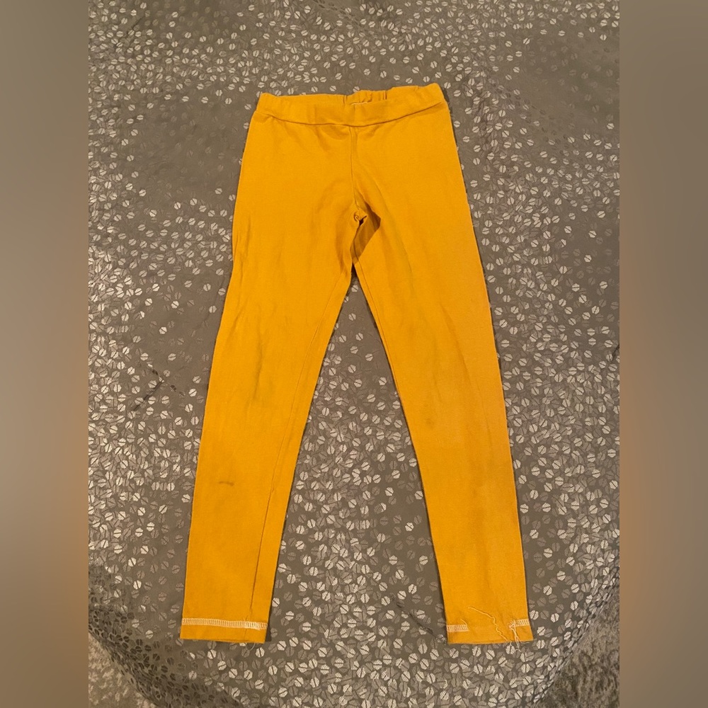 🔥3 for $10🔥 KPea Mustard Leggings Size 6 - Play Condition